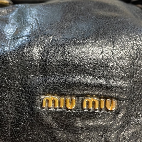 Miu Miu Bow Vitello Bag in Black w/ gold hardware - Picture 13 of 15